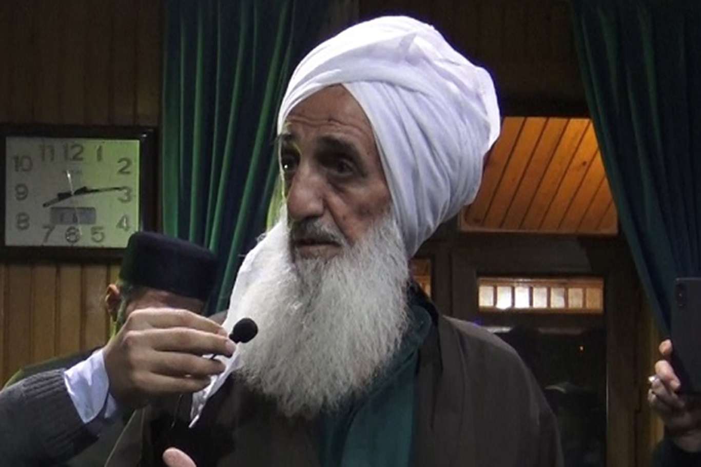 Şeyh Zülküf'ten Hazreti Meryem'e iftira atan akademisyene tepki Şeyh Zülküf'ten Hazreti Meryem'e iftira atan akademisyene tepki